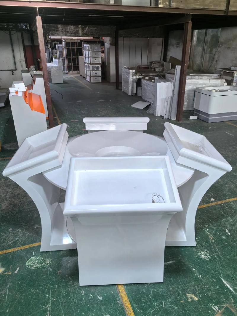 定制工厂展厅产品展示柜的理想选择 提升品牌感与商业吸引力